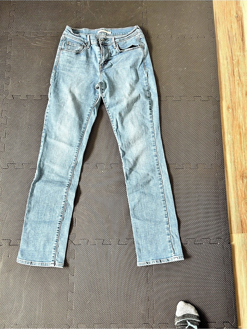 Levi's 505 Straight Leg Jeans in Blue Size 4 Like New